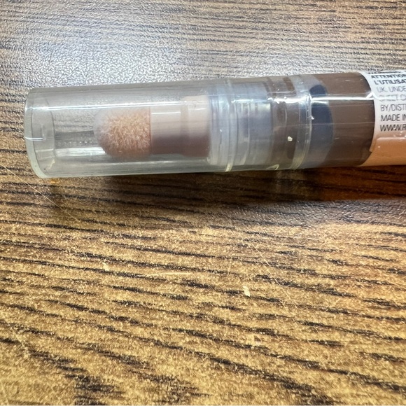 Revolution Fast Base Concealer Lightweight Buildable Coverage “C14” Conceal - Picture 7 of 7